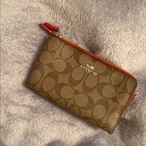 Coach Wristlet in Nude and Orange 🧡🤍
